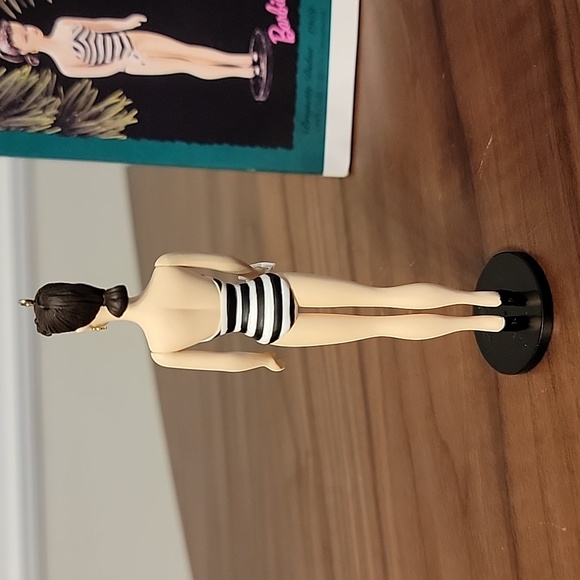 Brunette Debut - 1959 Barbie Ornament 1995 - Picture 5 of 13